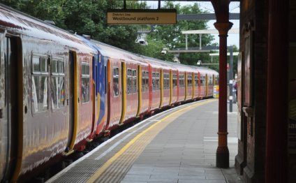 Mainline train at Wimbledon